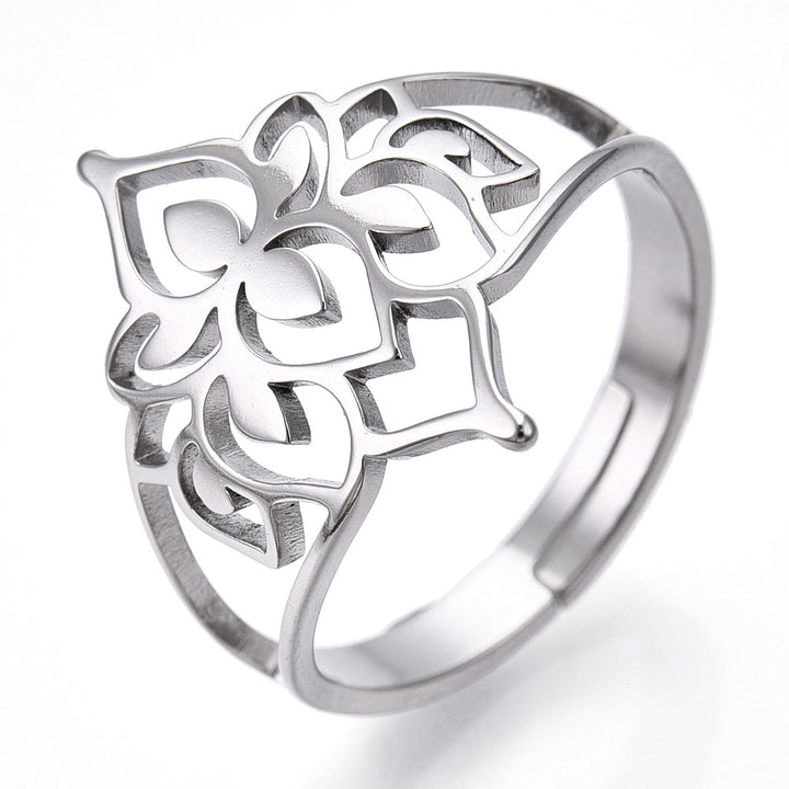 Ring mit Lotus