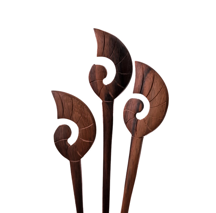Haarnadeln aus Holz geschnitzt mit Nautilus Muschel