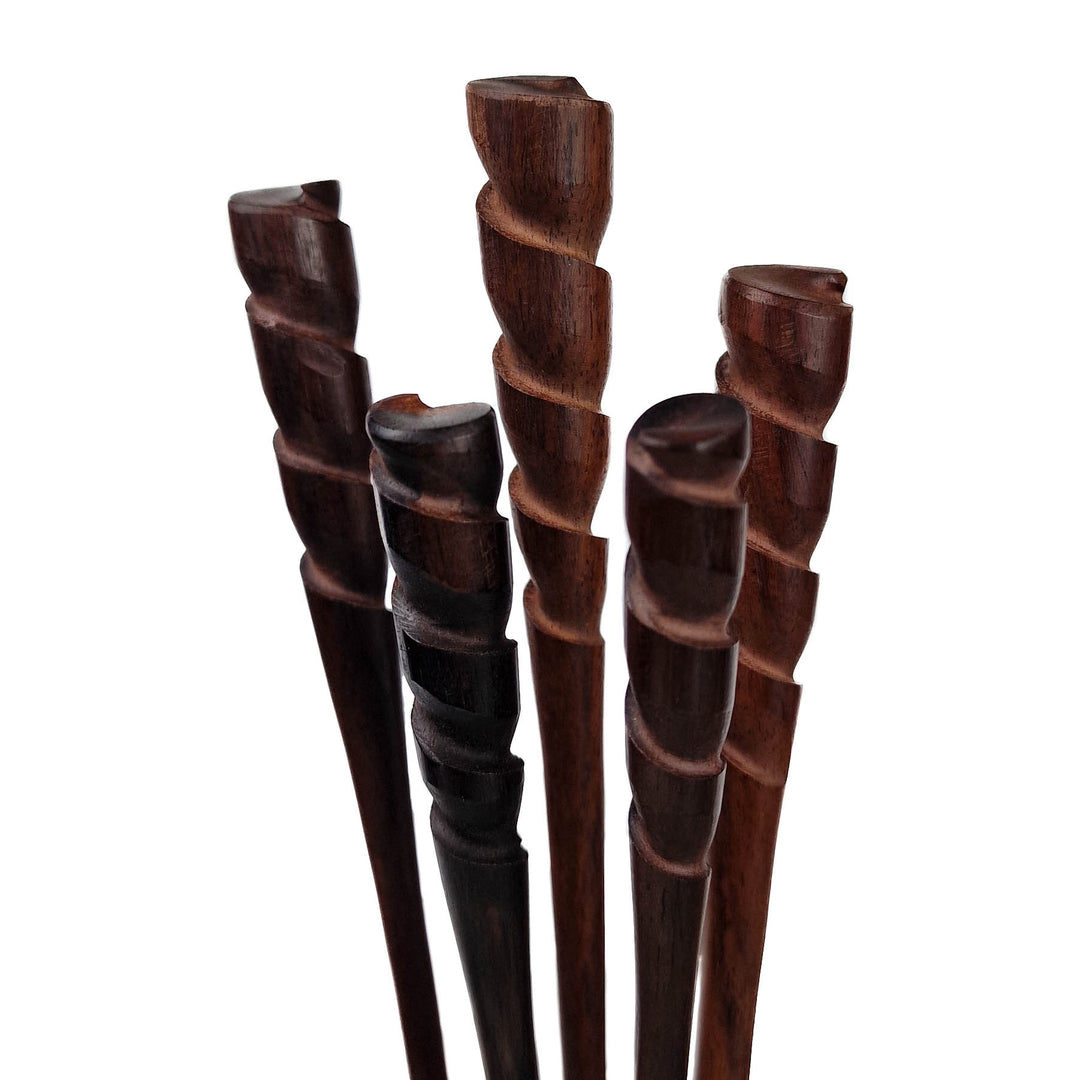 Stabile Haarnadel aus Holz mit Spirale